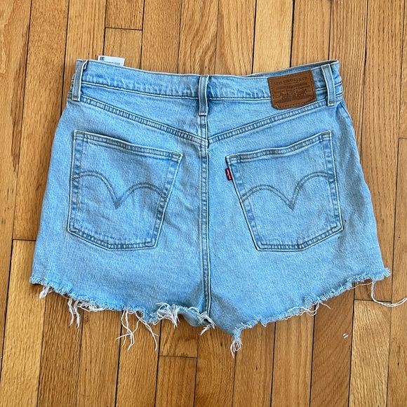 Levi’s rib cage distress shorts 32 - Picture 4 of 7